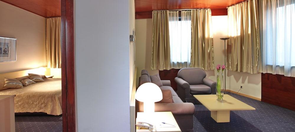 Hotel Slavija Belgrade Exterior photo