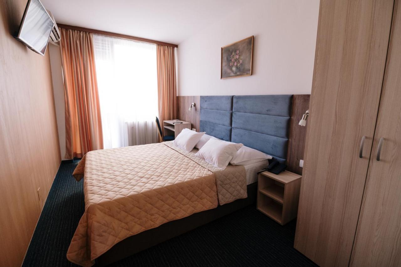 Hotel Slavija Belgrade Exterior photo