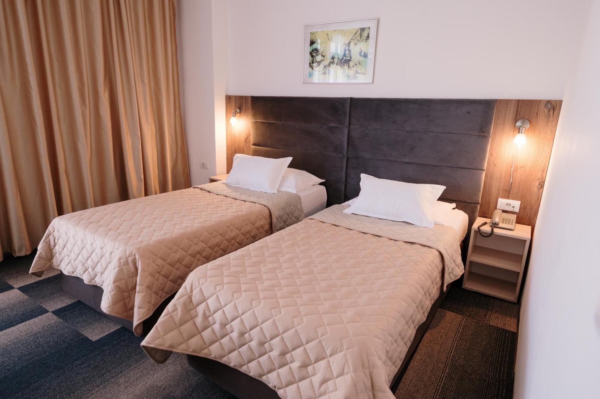Hotel Slavija Belgrade Exterior photo