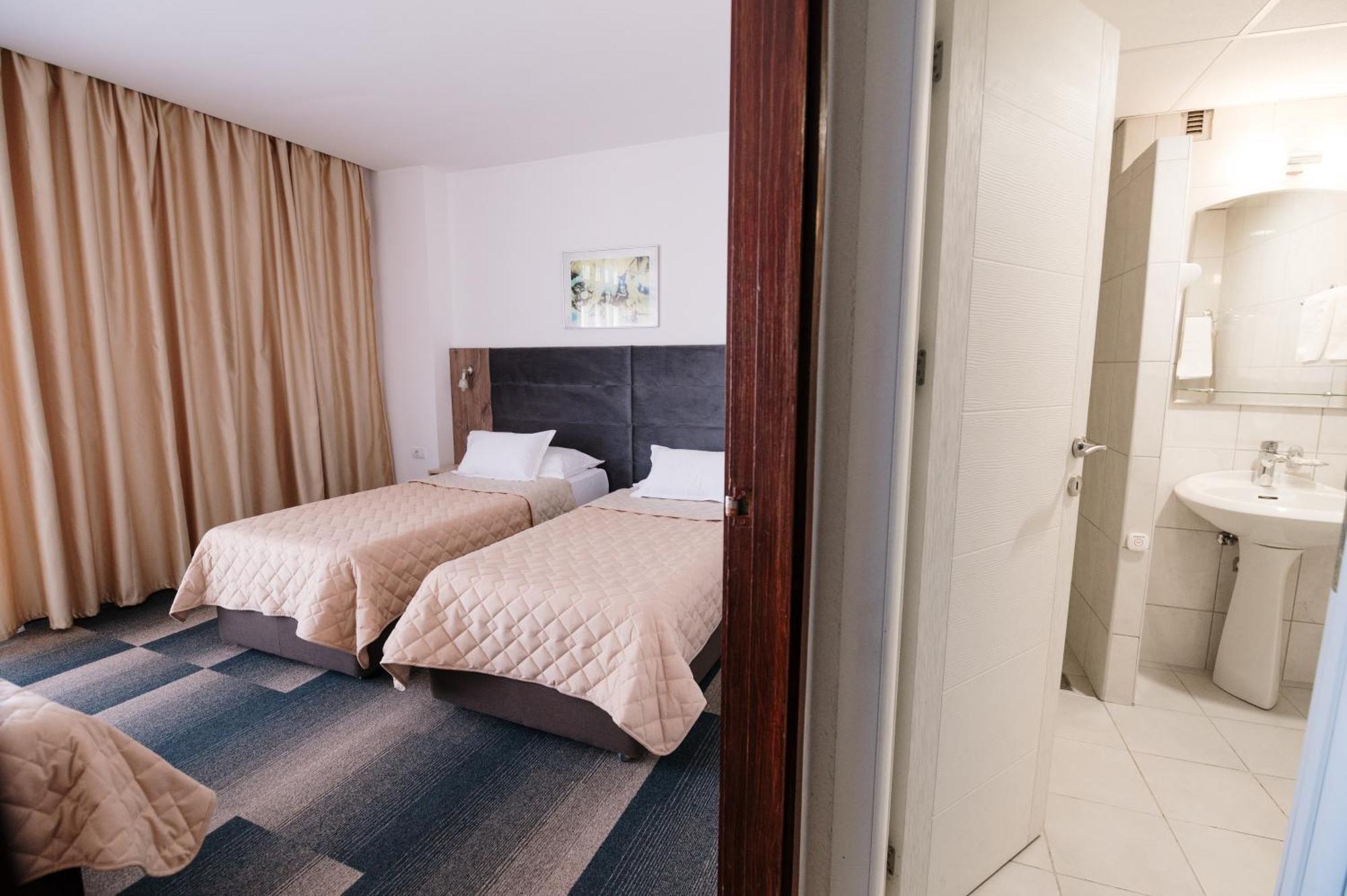 Hotel Slavija Belgrade Room photo